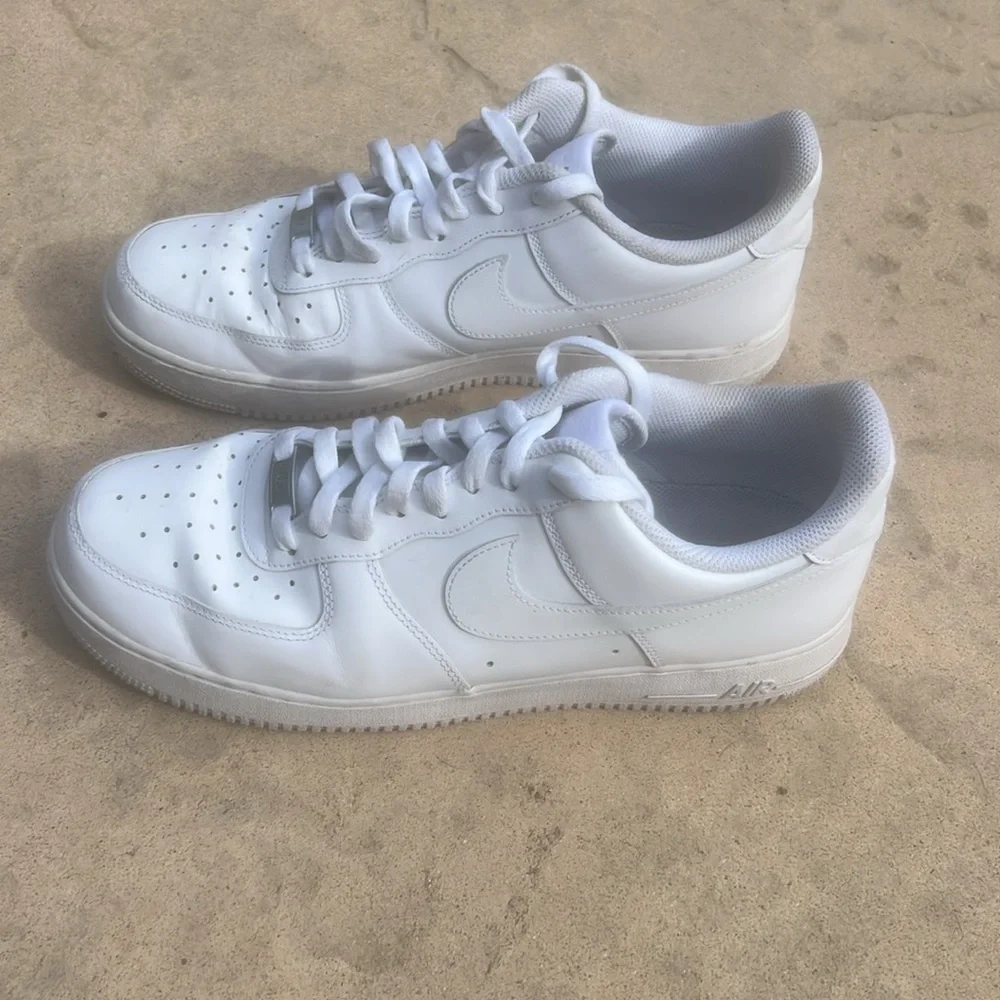 Nike Air Force 1 07' White Leather Men's Sneakers Size 11.5